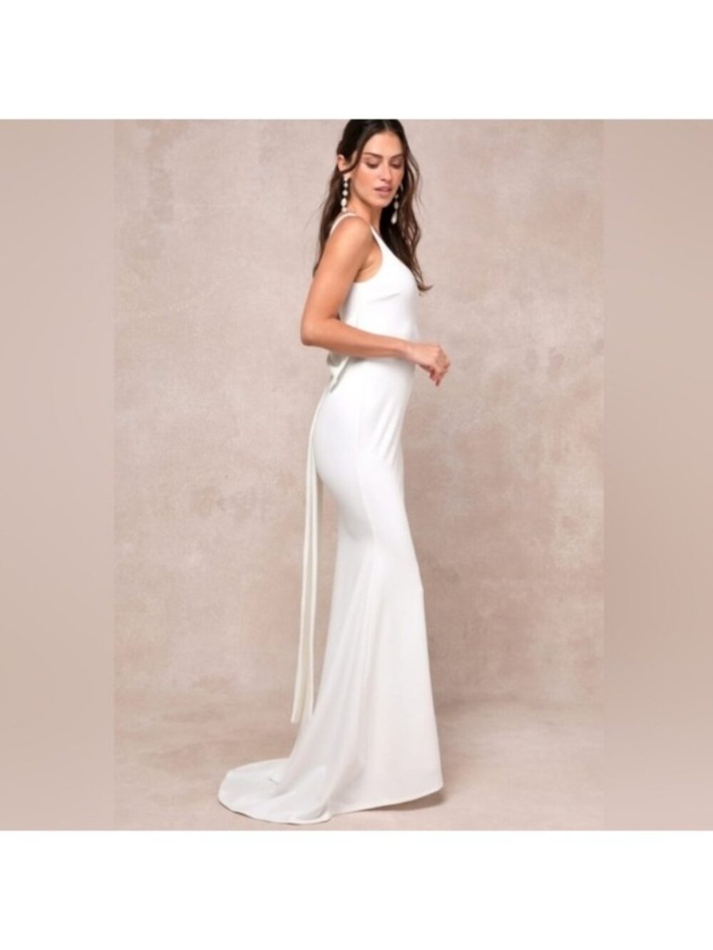 Lulu's Ivory Open-Back Bow-Back Wedding Gown - Picture 12 of 12